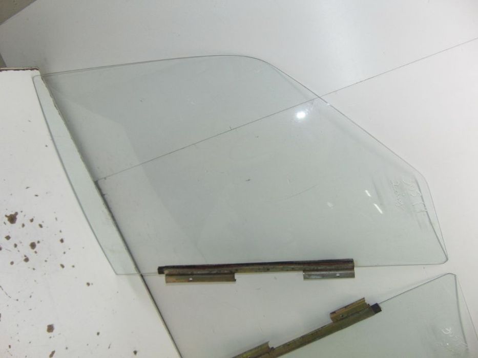 Peugeot 305 carrinha de 2portas vidros da frente brancos