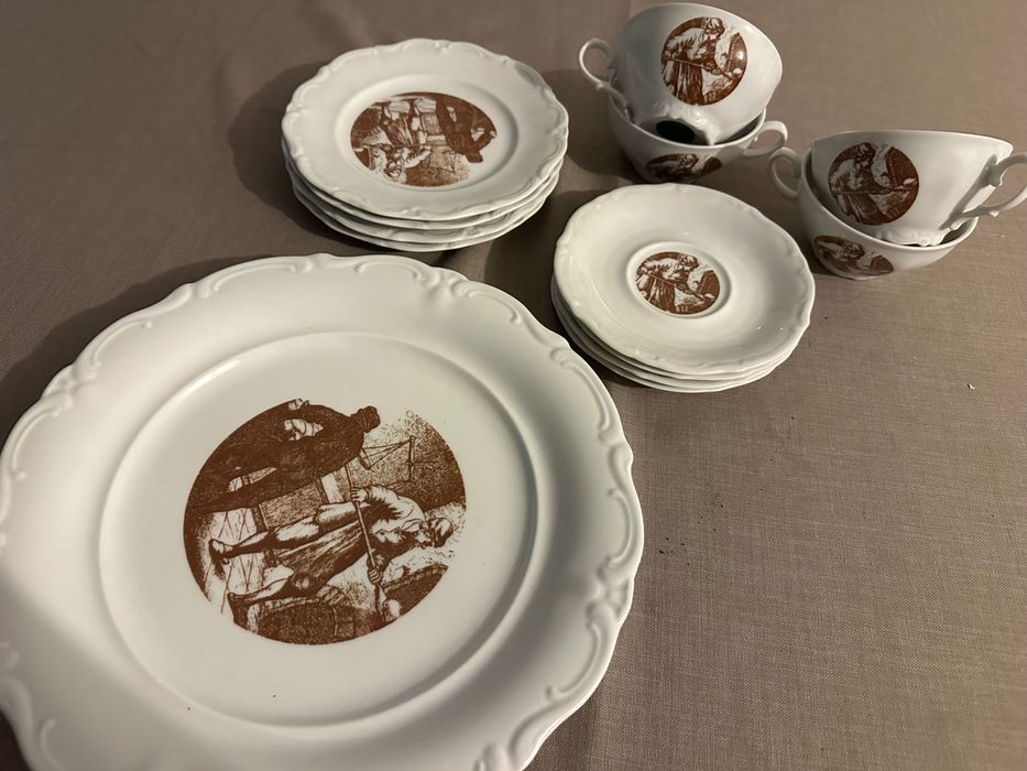 Zestaw filiżanki ze spodkami i talerzykami