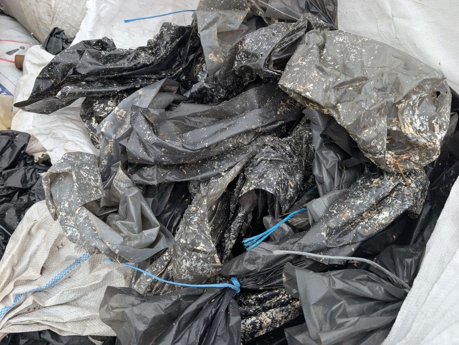 Вторсировина. Поліетилен. Макулатура