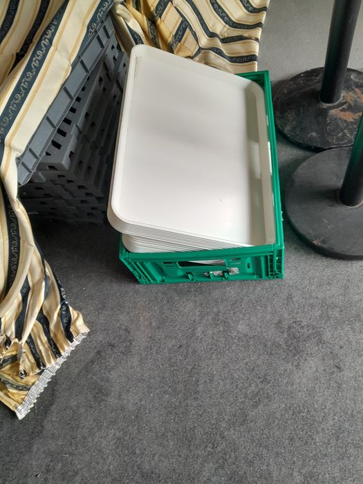 Carrinho inox com tabuleiros