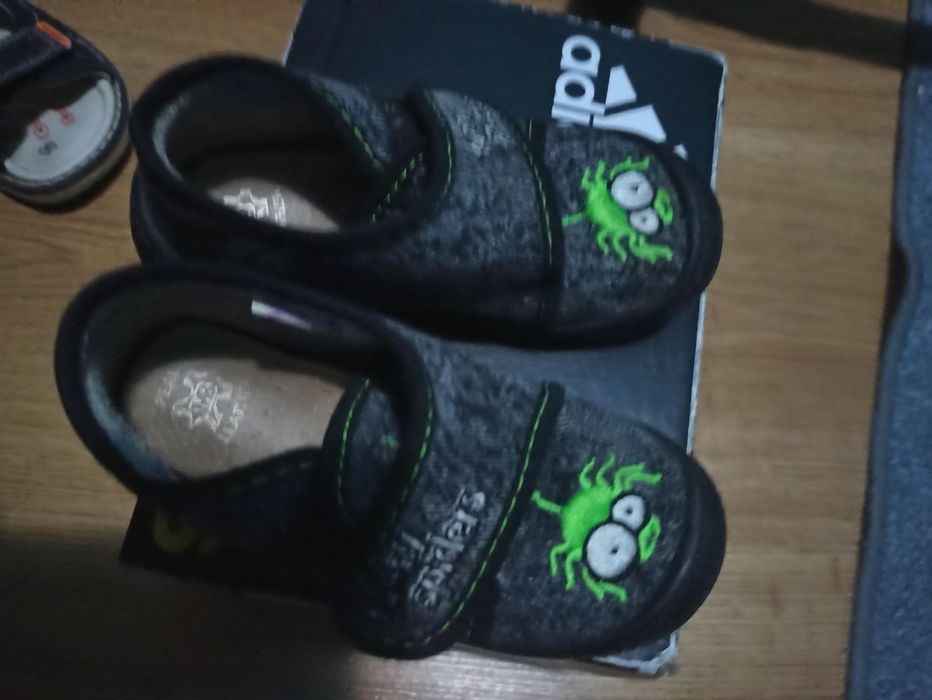 Kapcie rozmiar 25, skorzana wkładka.