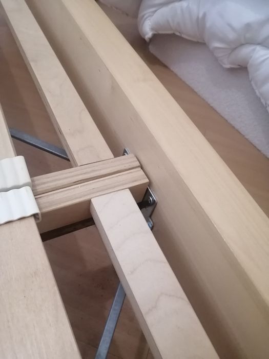 Cama de casal bege + 2 mesas cabeceira