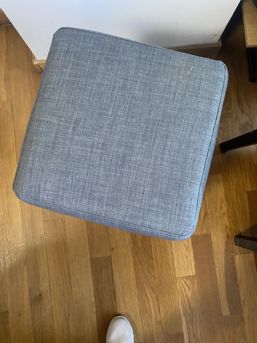 Taburete Nils - 10 euros por unidade - 8 disponiveis