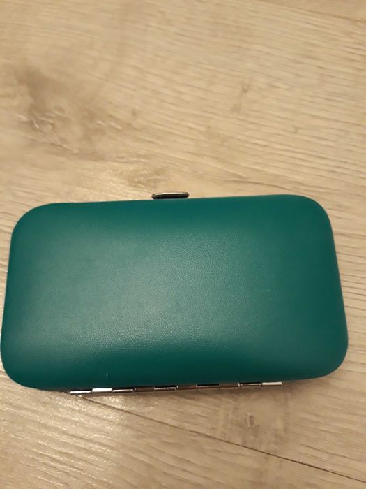 Zestaw przyborów w ślicznym etui nowy