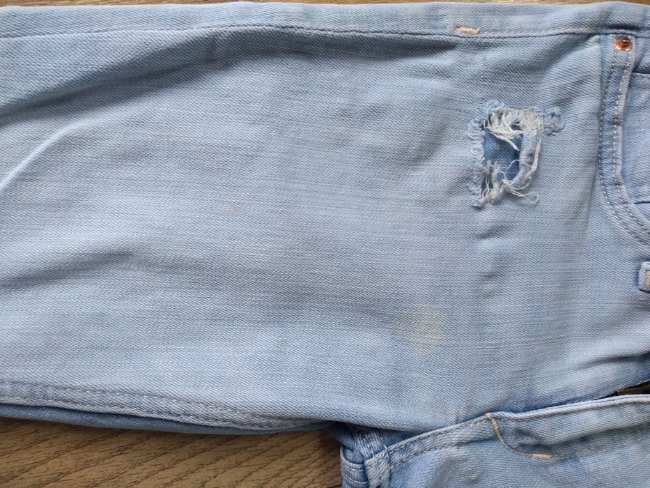 Spodnie dżinsy HM 128