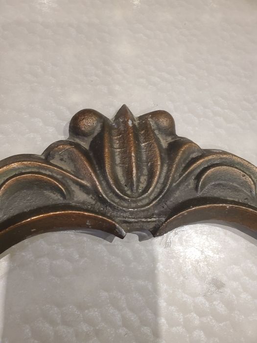 Продам   раму для зеркала  метал