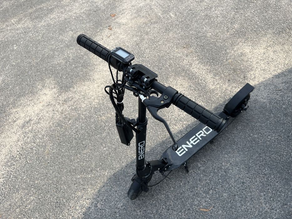 Hulajnoga elektryczna enero DIOSA czarna 250W