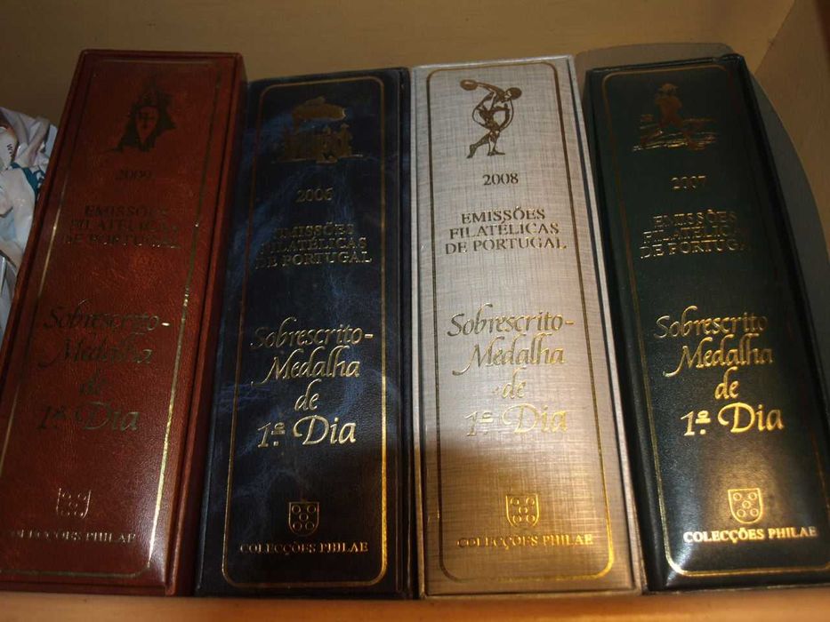 subescritos de 1º dia com respectivos selos