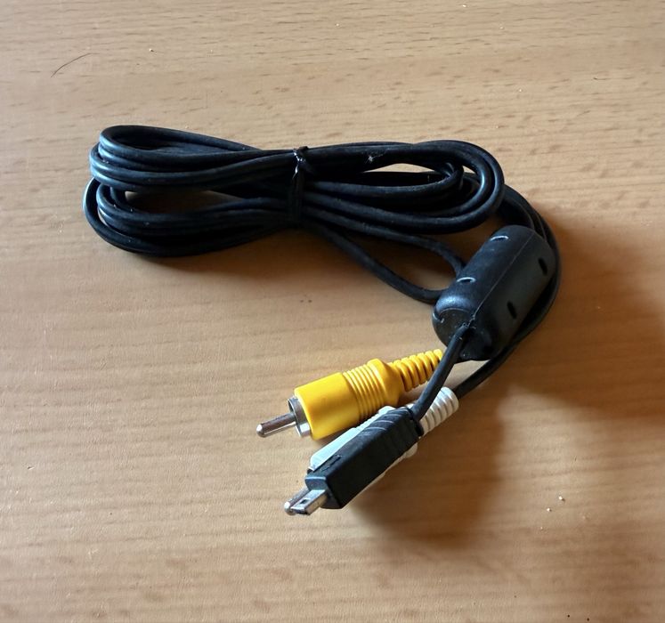 Przewód mini USB -  RCA do starszych apratow kamer