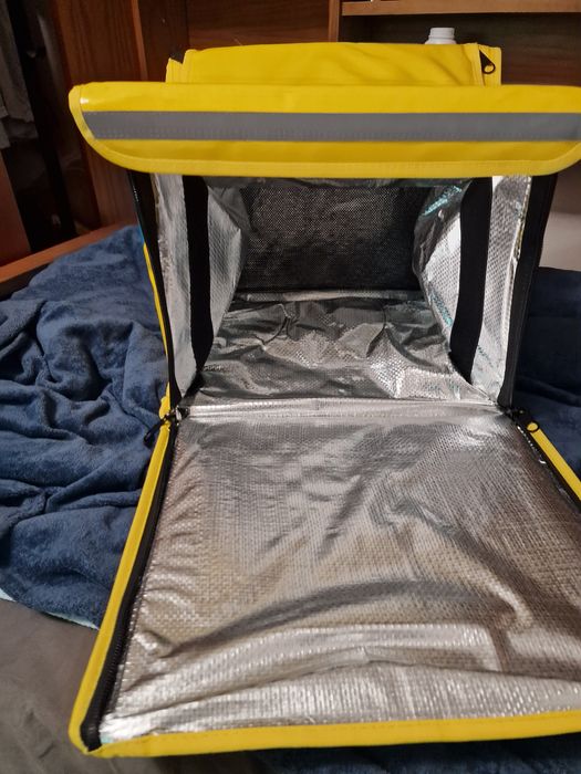 Bag glovo pra quem faz entrega de carro leia o anúncio