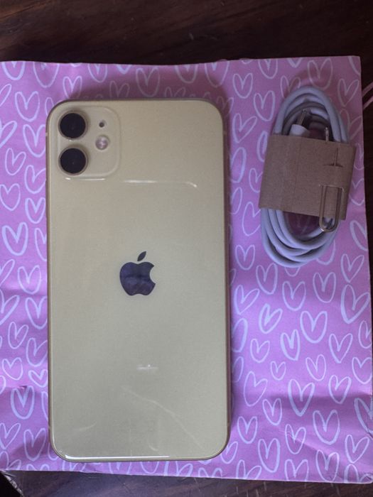 iPhone 11 128GB Amarelo – Semi-novo