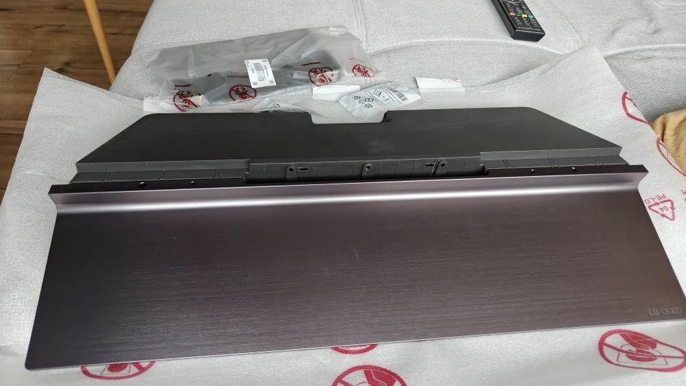 Podstawa telewizora LG C4 77 cali