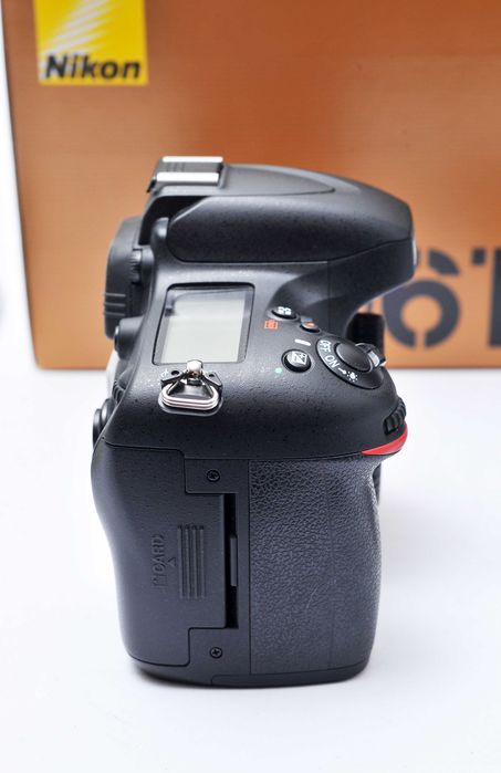 Nikon D610 Seminova