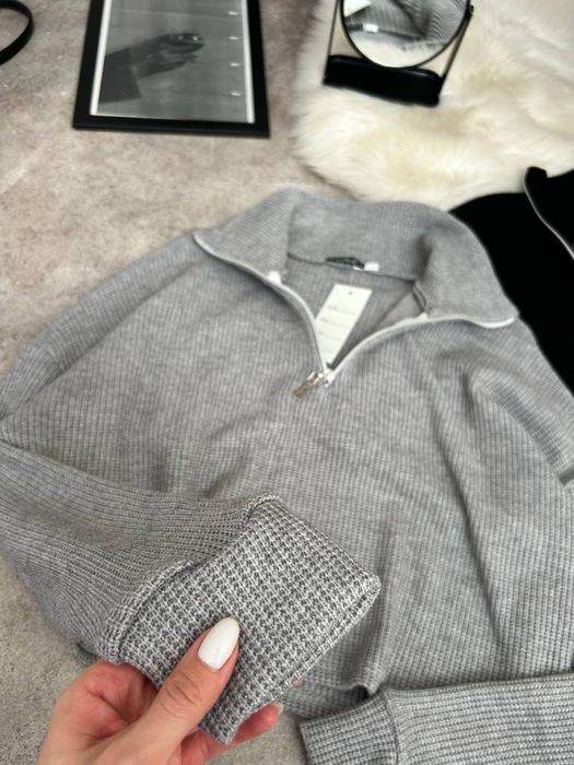 Тепла жіноча кофтинка/3