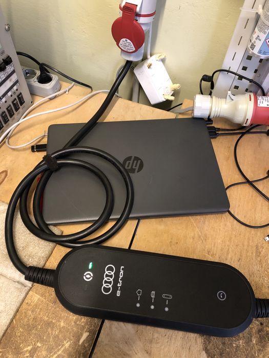 Зарядка Audi e-tron 11 kw 32a 400v три фази повний комплект легке Б/у