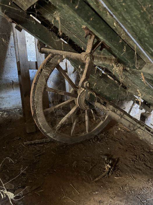 Carroca antiga em perfeitas condições! Sempre protegida em garagem