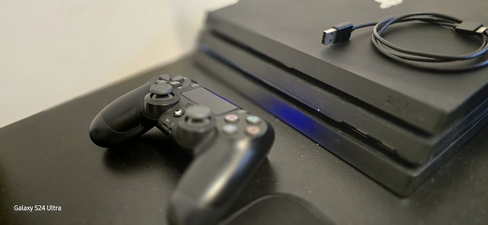 PlayStation 4 Pro 1TB – Modelo CUH-7200 (Última Versão) - PS4 PRO