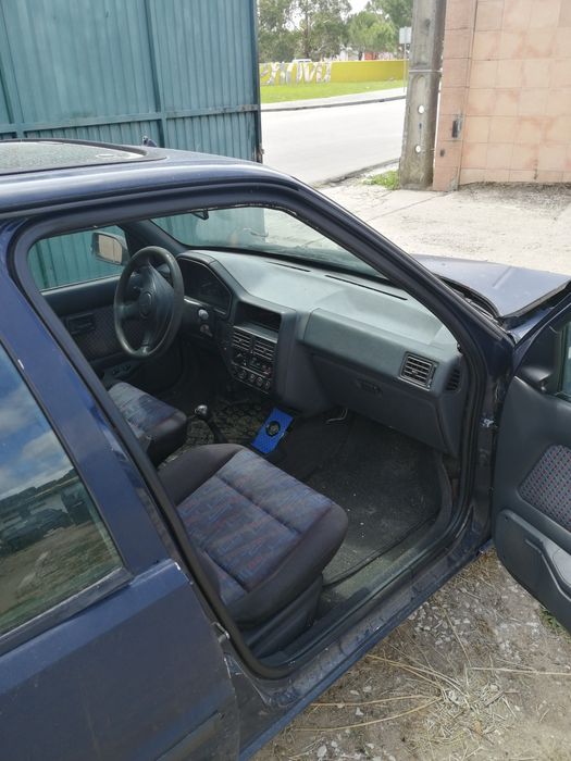 Para peças Peugeot 106 boa mecânica 1.5diesel muitas peças disponíveis