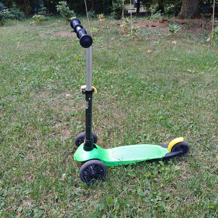 Hulajnoga dla dzieci, trzykołowa.