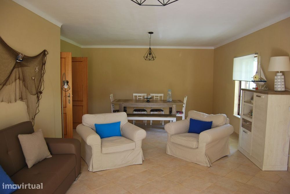 Apartamento T2 mobilado para arrendamento de curta duração em Alvor.