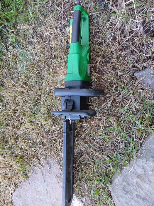 Eletrosserra pouco uso