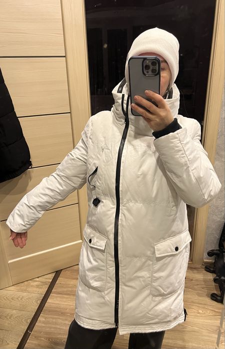 Продам зимову подовжену куртку в гарному стані