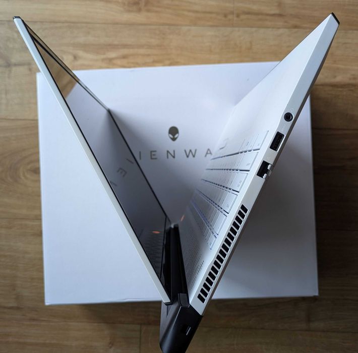 Laptop gamingowy Dell Alienware m17 R4 RTX 3070