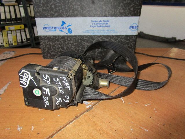 Pré-tensor cinto frente direito FIAT Stilo (192_)