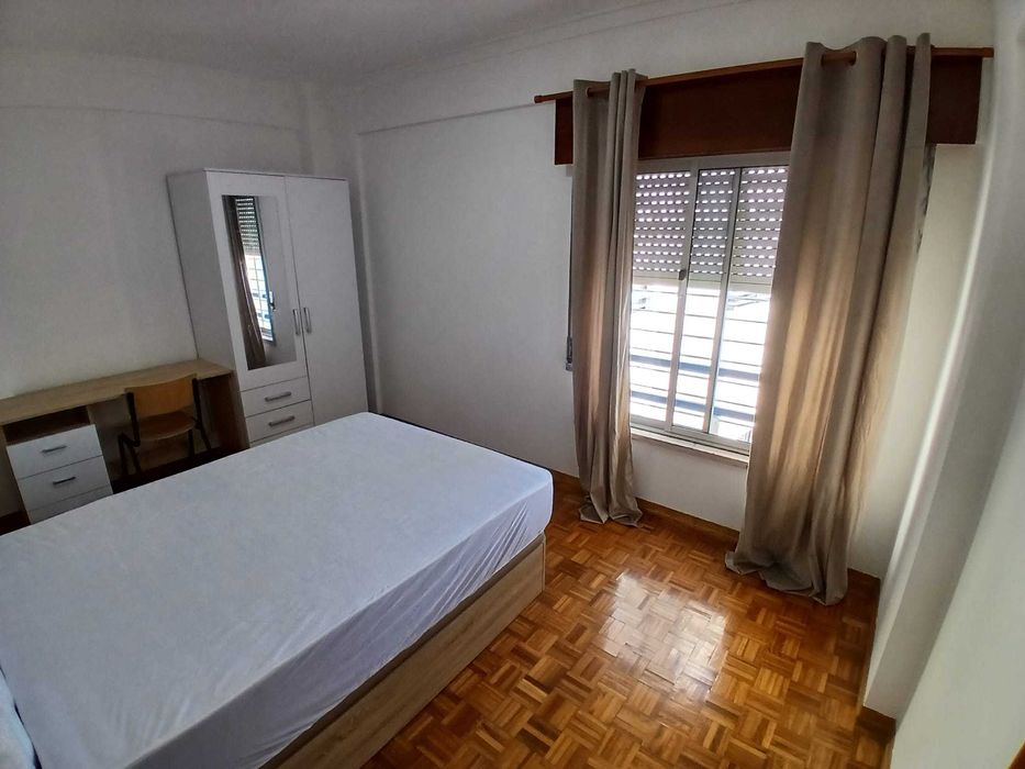 Aluga-se Quartos em casa partilhada -Reboleira - Amadora