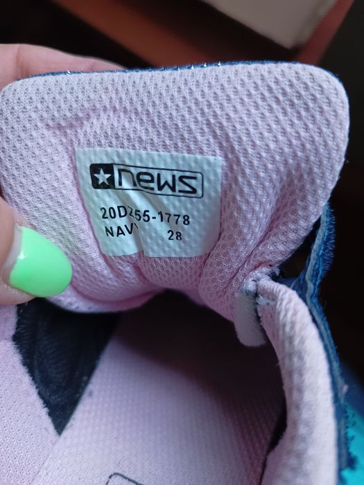 Adidas niebieski
