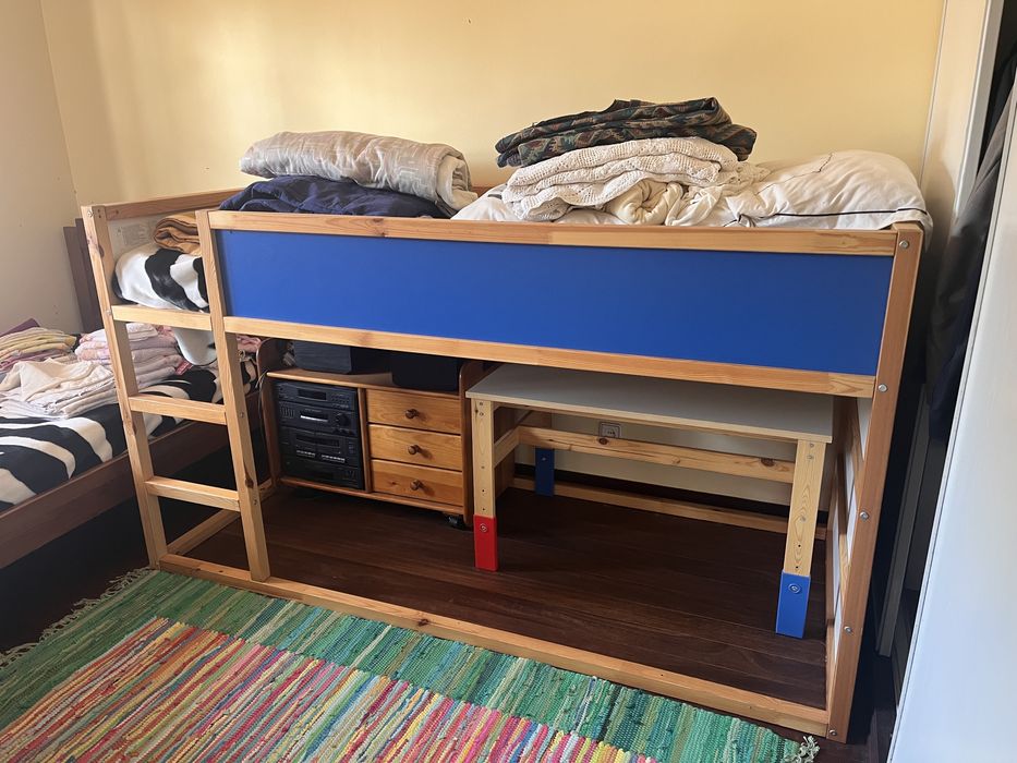 Beliche ou cama alta IKEA em madeira