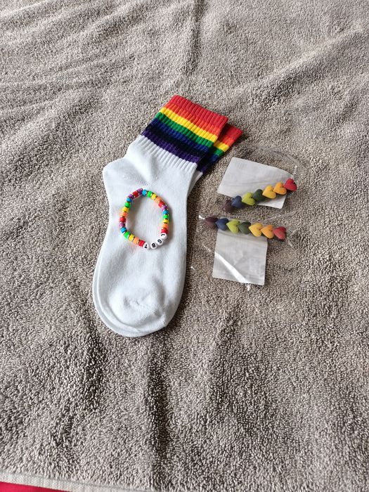 LGBT kolorowe skarpetki bransoletka i spinki