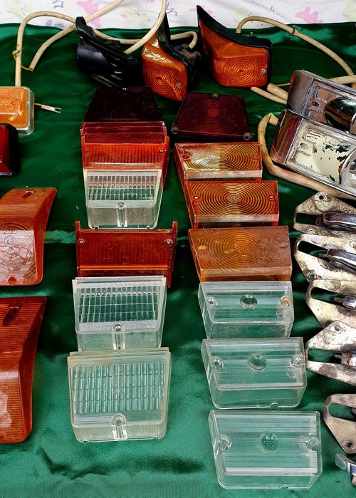 Поворотники, фонари, катафоты. Первая серия ГАЗ 24,2410