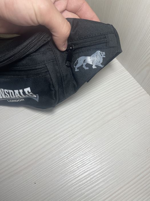 Сумка бананка lonsdale