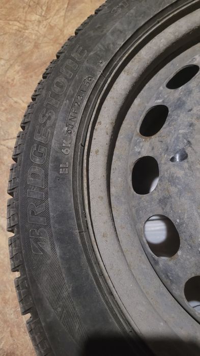 Продам зимнию резину Bridgestone Blizzak VRX 195/50R15 на дисках