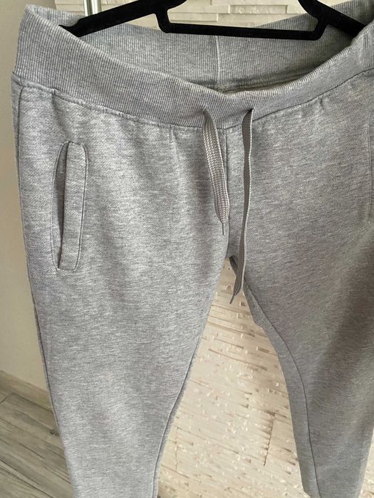 Miesisty nowy dres set szary melanż z dziewczynką aplikacja Basic
