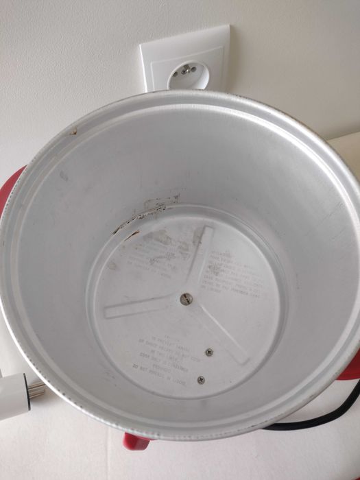 Garnek elektryczny do gotowania ryżu, kaszy. Parowar.