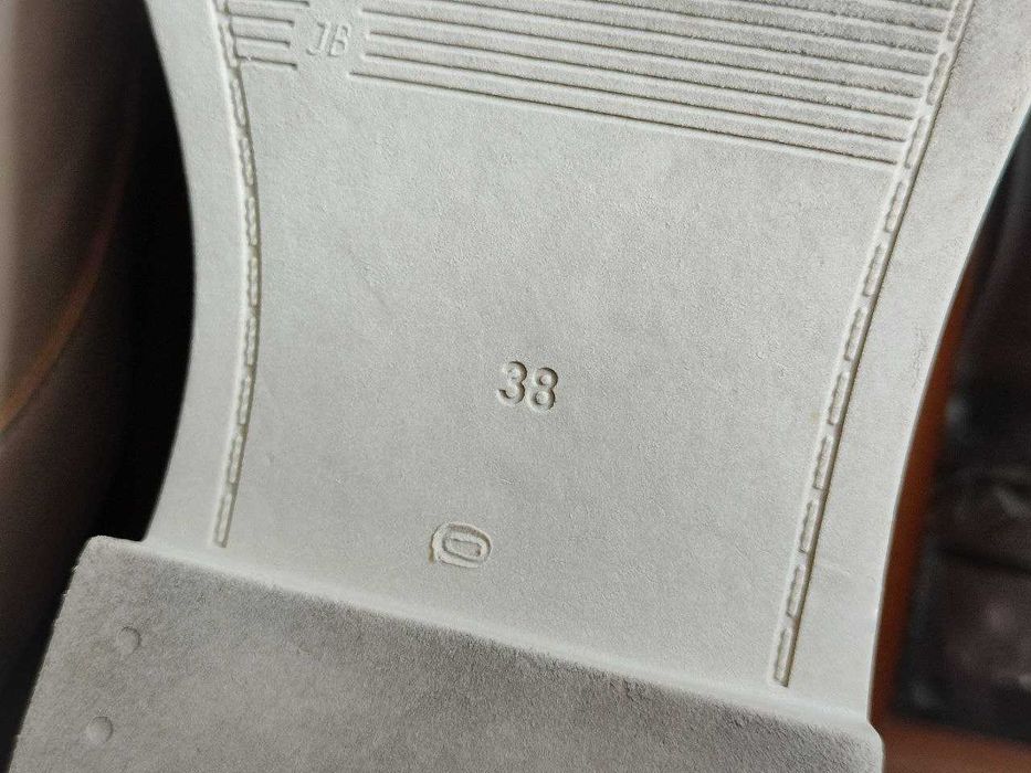 Туфлі жіночі, шкіряні бежеві на шнурках