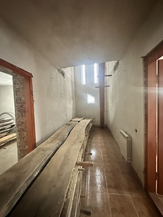 Продаж будинку з частковим ремонтом Львівська область