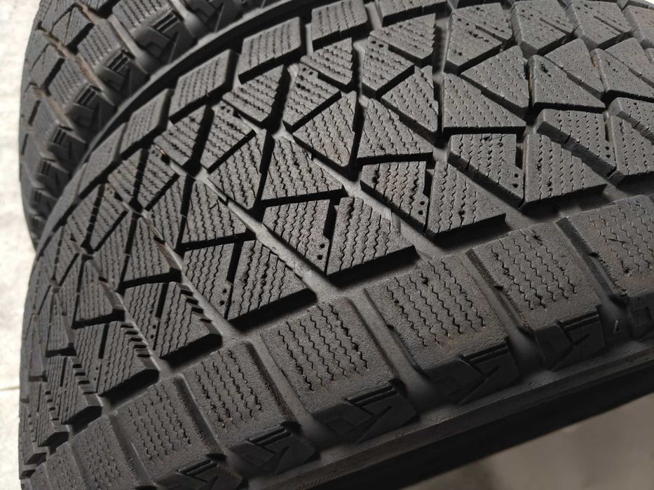 Bridgestone Blizzak DM-V2 R18 265 60 зимові шини