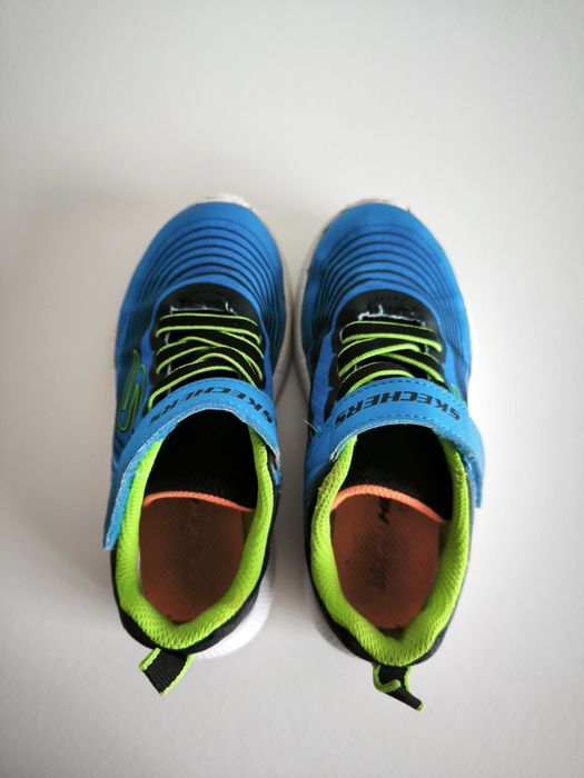 Skechers de menino tamanho 26