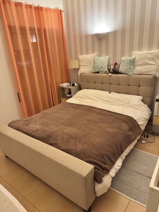 Cama de casal e colchão