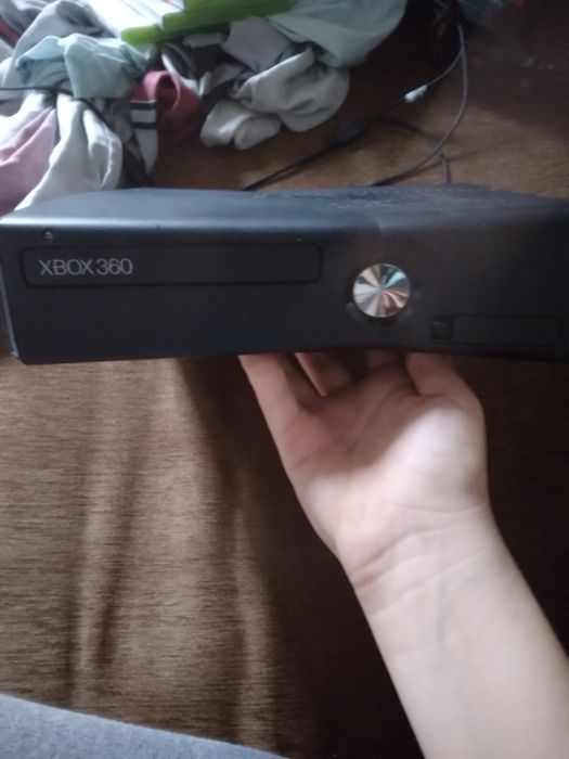 Sprzedam Xbox 360 na części Sprzedam Xbox 360 na części