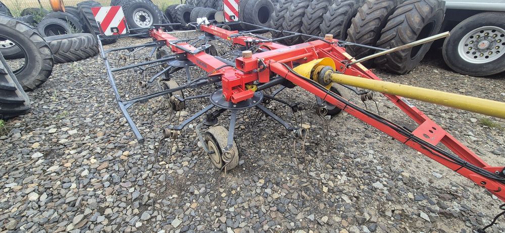 Przewracarka przetrzasarka vicon fanex 833t  ciągana kverneland