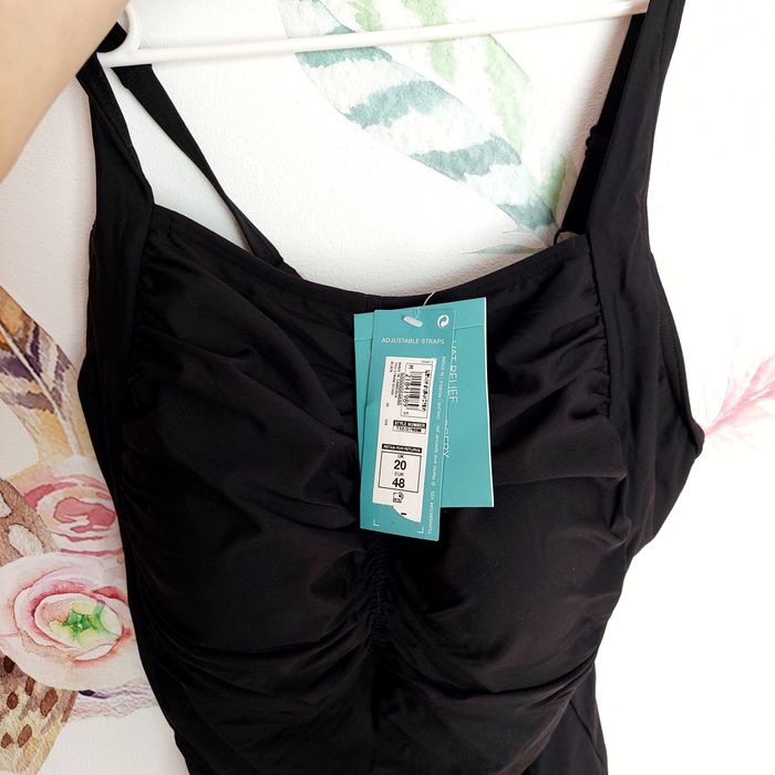 Czarny strój kąpielowy jednoczęściowy wyszczuplajacy Marks& Spencer 20