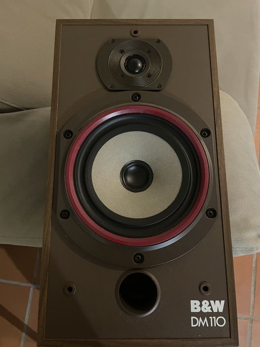 Colunas B&W  DM110 (Bowers & Wilkins) – som de alta qualidade