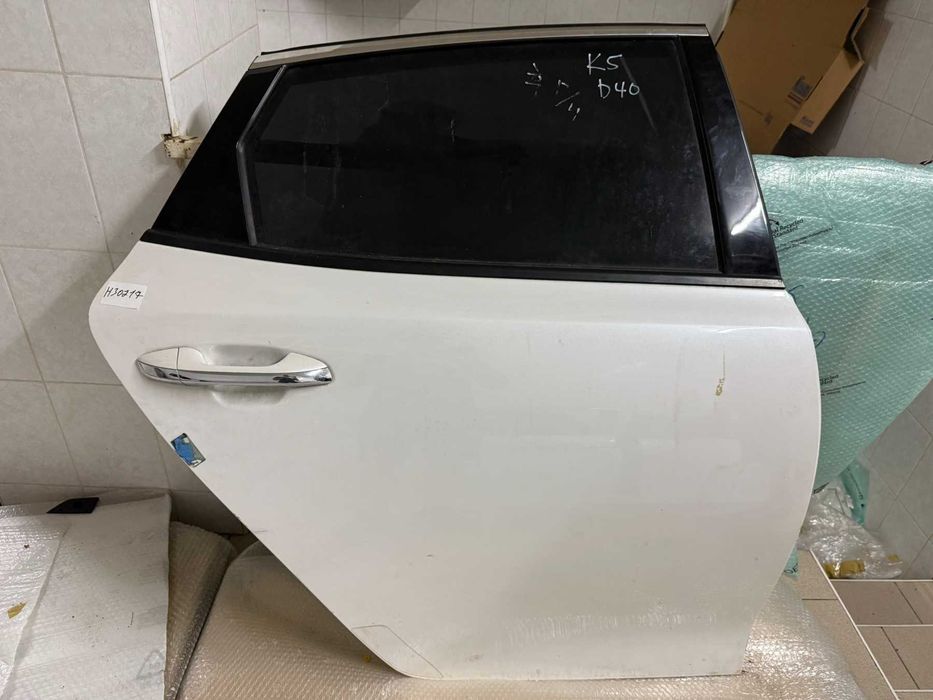 Дверь задняя правая KIA K5 Киа к5 оптима с 2016 77004D4000