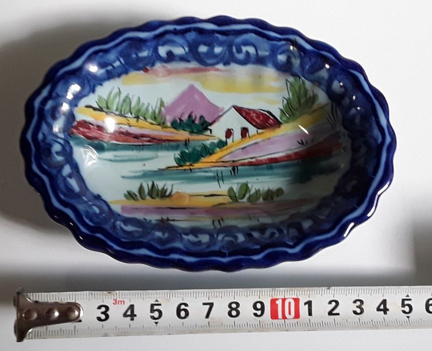 Covilhete azul em faiança da RB Raúl da Bernarda, Alcobaça, Portugal