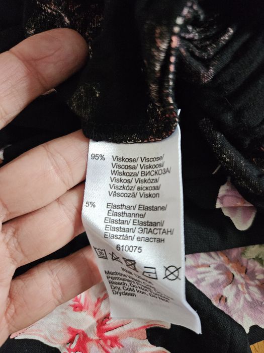 OBNIŻKA - Kombinezon z wiskozy w kwiaty rozmiar M/L