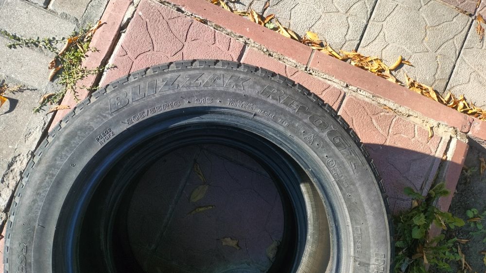 Зимові шини Bridgestone Blizzak Revo GZ 205/55 R16 (Пара, 2 шт)